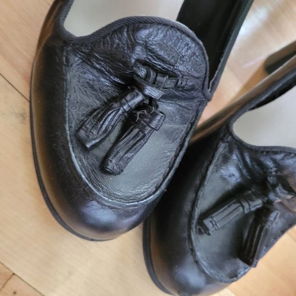 Genuine Leather Heels - Picture 1 of 3